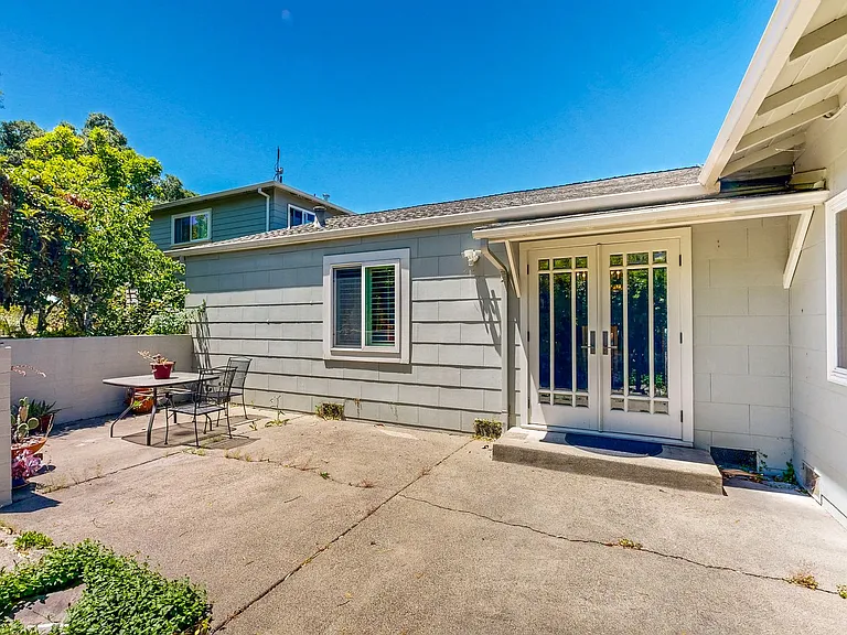 4560 Sullivan Ct — Photo 54