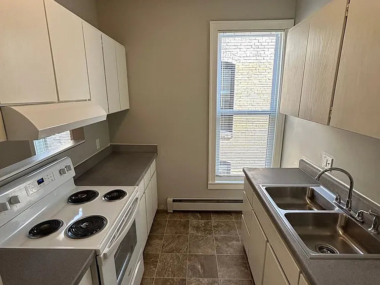728 East 16th Street (New Town) — Photo 12