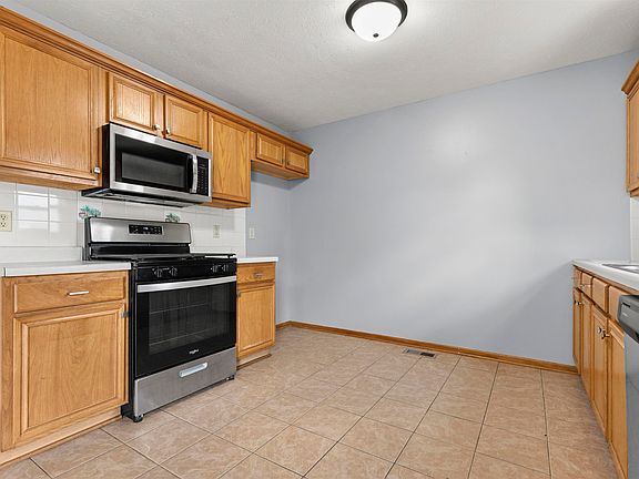 4th image of 3122 Chanters Ct