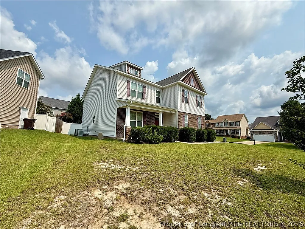 4 bed, 3.5 bath, 2973 sqft, $2,100 — Photo 2