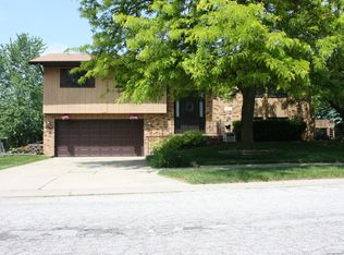 907 Old Beach Rd, Dyer, IN 46311