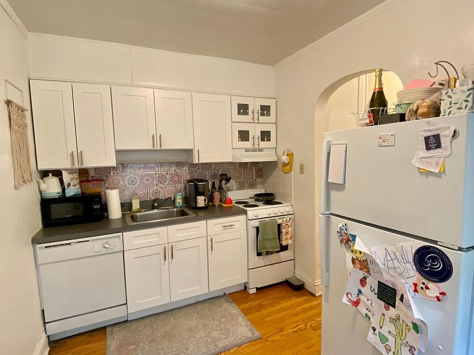 1st image of 2146 N Dayton St APT 102