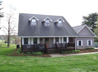 109 Pine Knoll Dr, Galax, VA 24333
