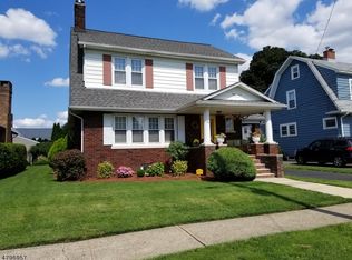 87 Elm St, Elmwood Park, NJ 07407