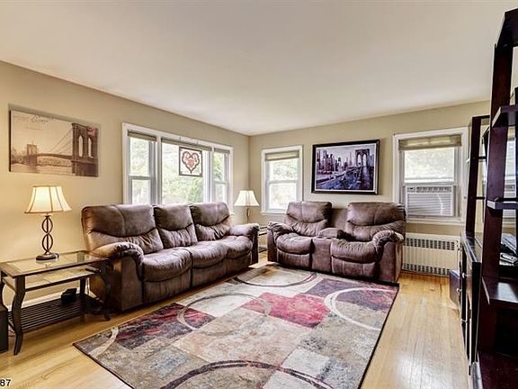 2nd image of 21-23 Meacham St #2
