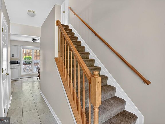 2nd image of 1202 Viking Dr N