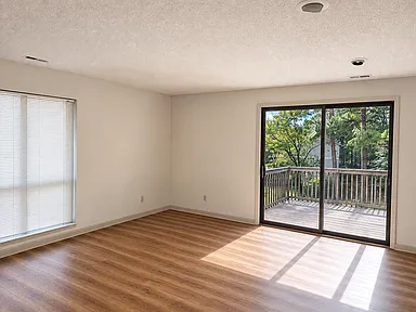 Arbors at North Hills (FKA Arbor Crest Apartments)