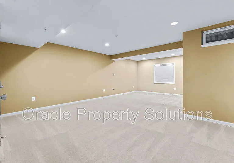 7550 Maidenhead Dr — Photo 30