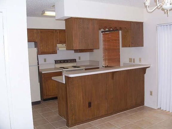kitchen from dinning entrance