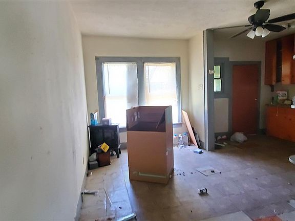 3rd image of 7335 Phillips St