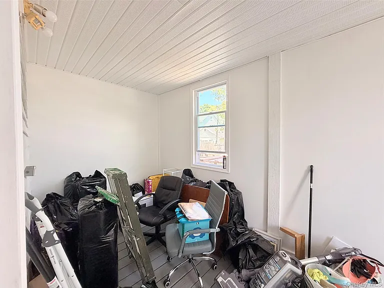 60 Hammond St — Photo 7