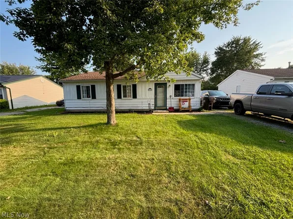 9888 Short Dr, Windham, OH 44288