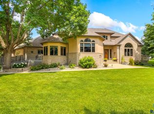 5008 S Pheasant Ln, Sioux Falls, SD 57108