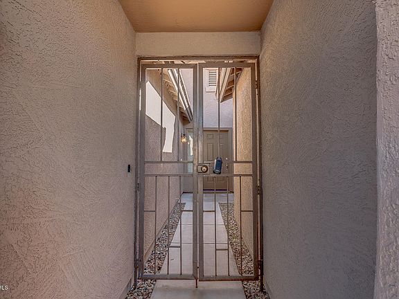 4th image of 25545 W Globe Ave