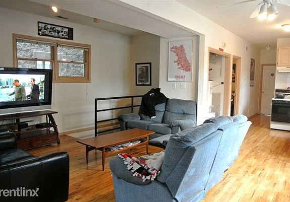 3rd image of 1013 N Hermitage Ave #2074072