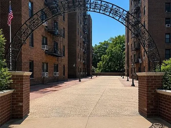 83-75 Woodhaven Blvd #2H, Woodhaven, NY 11421