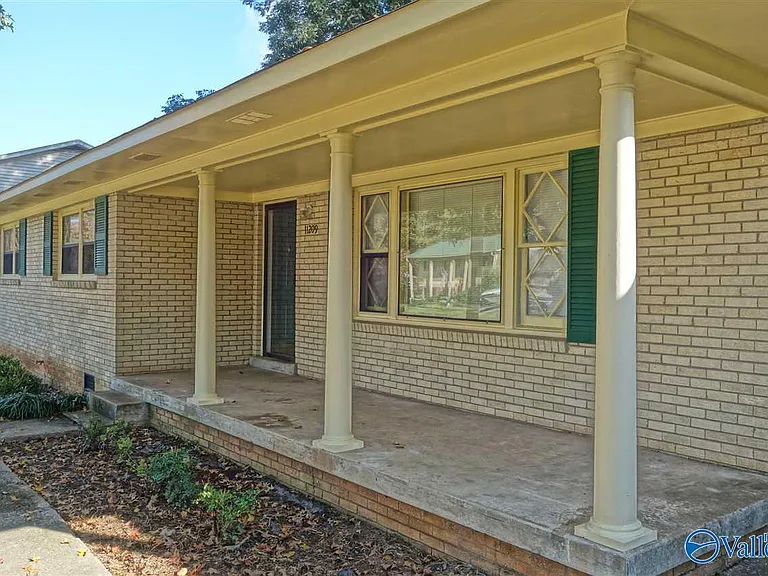 11209 Maplecrest Dr SE — Photo 2