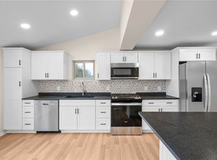 26 Seneca Rd, Pittsburgh, PA 15241