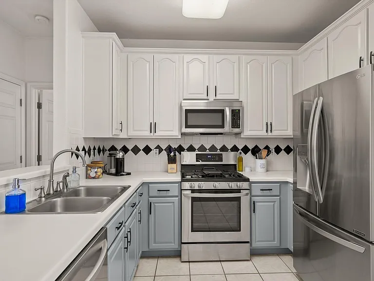 2100 Pipers Field Dr #33 — Photo 5