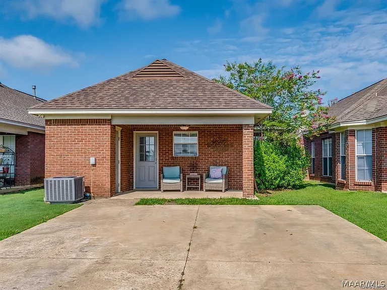 1261 Westfield Ln — Photo 13