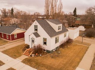 902 4th Ave W, Williston, ND 58801