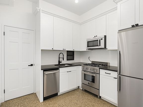 2nd image of 661 Washington St #8