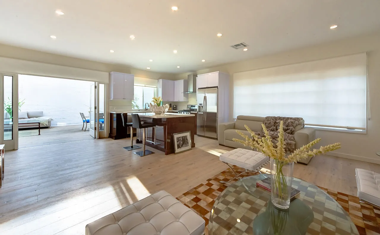 Clifton Way, Beverly Hills — Photo 1