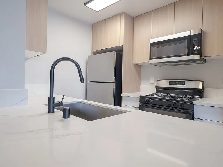 1400 Venice Blvd.- Modern Living in the Heart of Venice Renovated 2 Bedroom Units — Photo 28