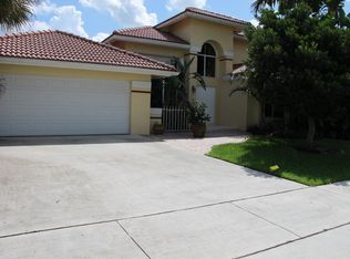 9501 Carousel Cir E, Boca Raton, FL 33434