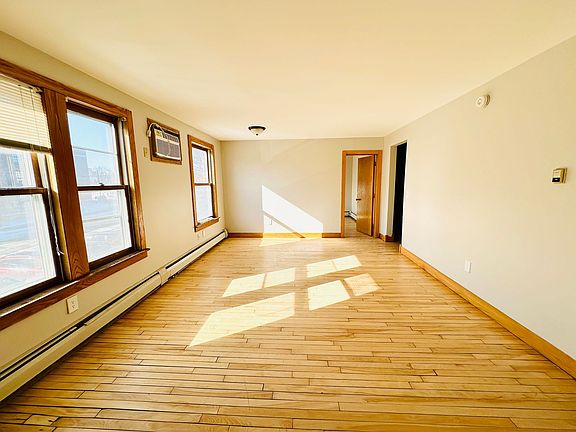 3rd image of 2514 Emerson Ave S #2518-07