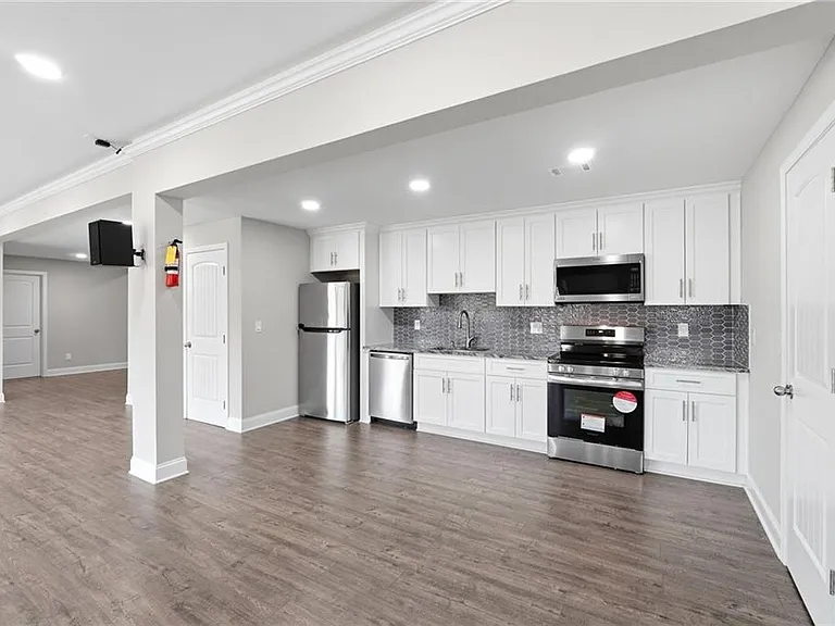 304 Cochin Dr — Photo 51