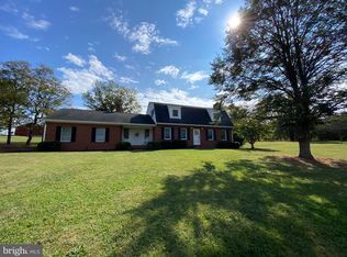 2447 Headquarters Rd, Edinburg, VA 22824