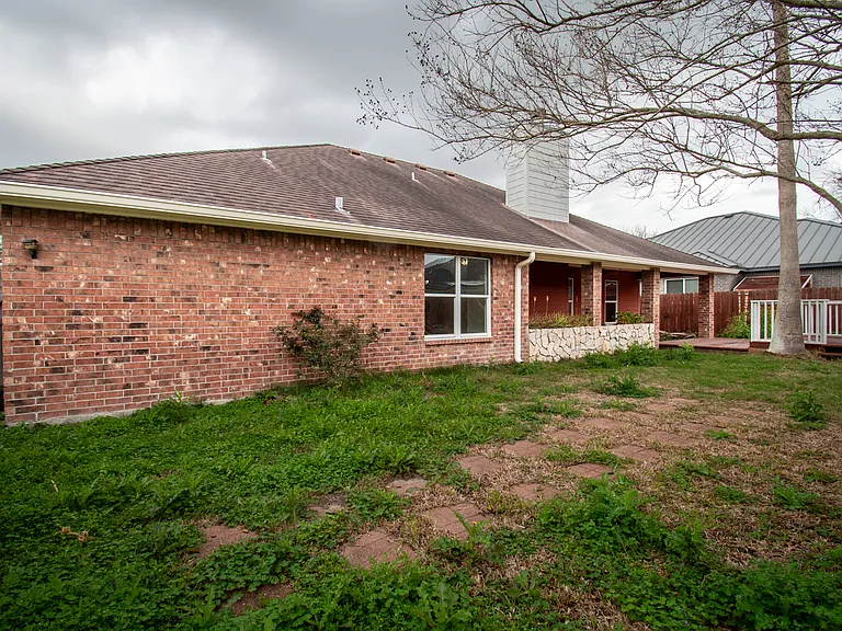 7013 Madiera Dr — Photo 36