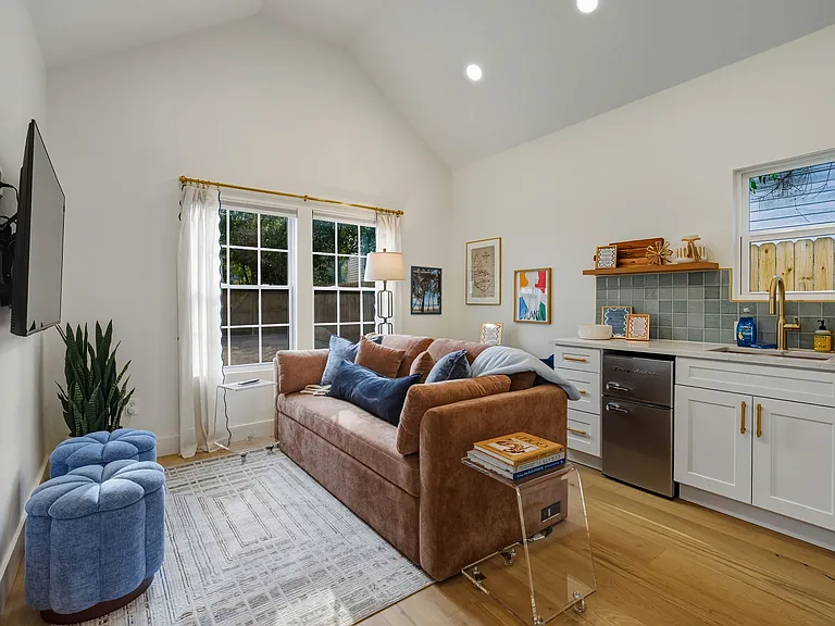 621 Coventry Rd — Photo 3