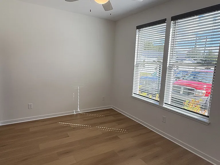 620 Wallace Ct — Photo 4