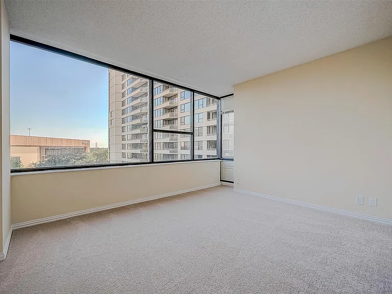 14 Greenway Plz #6P — Photo 17