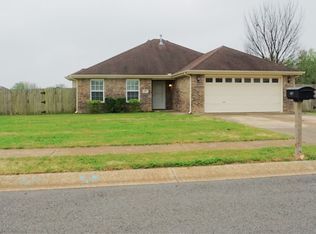 682 Choate Place Cir, Pea Ridge, AR 72751