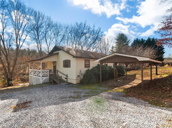37 Fir Ln, Waynesville, NC 28785