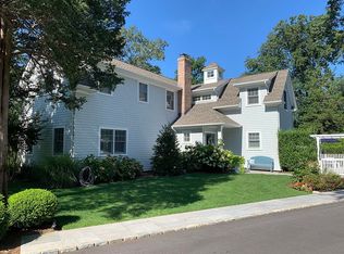 5 Wooleys Dr, Southampton, NY 11968