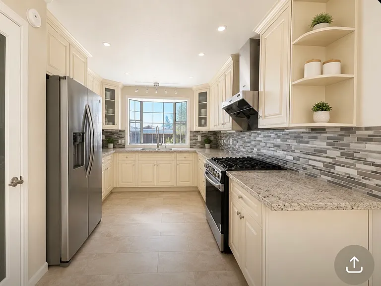 2090 Morrill Ave — Photo 4