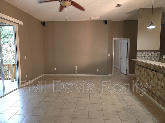 5th image of 680 Chestwood Chase Dr