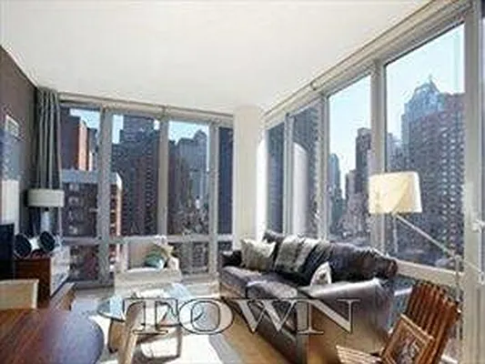 Rented by Town Residential | media 19