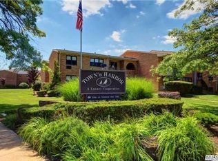 206 Westend Ave APT 9D, Freeport, NY 11520