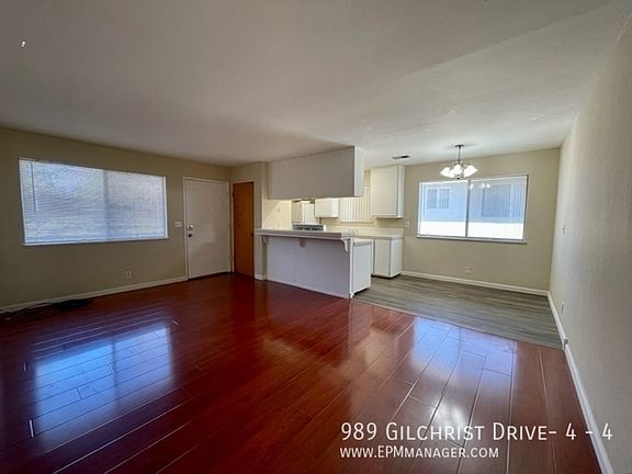 2nd image of 989 Gilchrist Dr APT 4