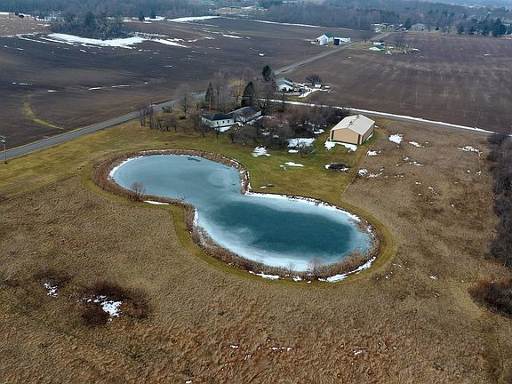 4th image of 12126 Hyndman Rd