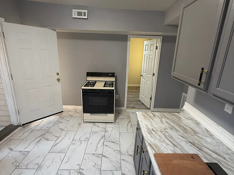 3906 Catalpa St #2 — Photo 6
