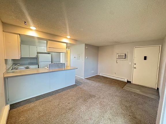 4th image of 6120 N Lidgerwood St APT 203