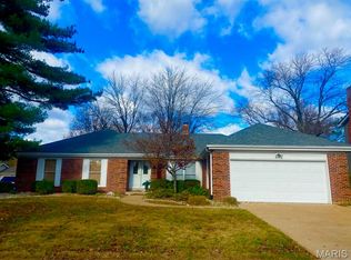 15561 Highcroft Dr, Chesterfield, MO 63017