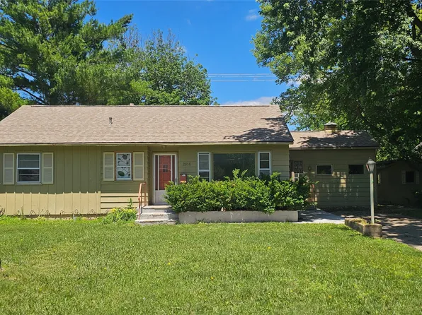 2616 Marengo Dr, Perry, IA 50220