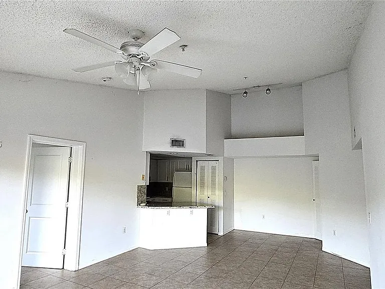 4149 N Haverhill Rd #1619 — Photo 7